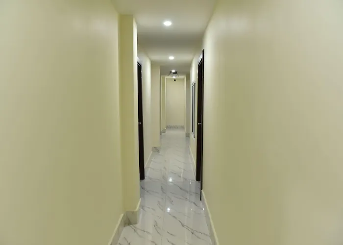 Rose Nana Hotel 2*