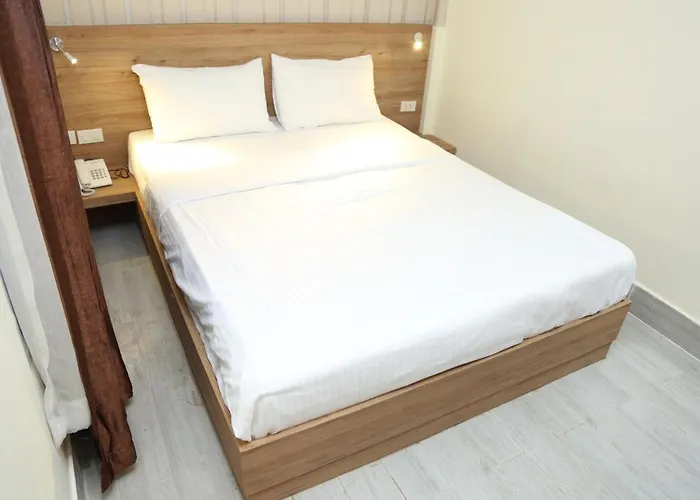 Rose Nana Hotel